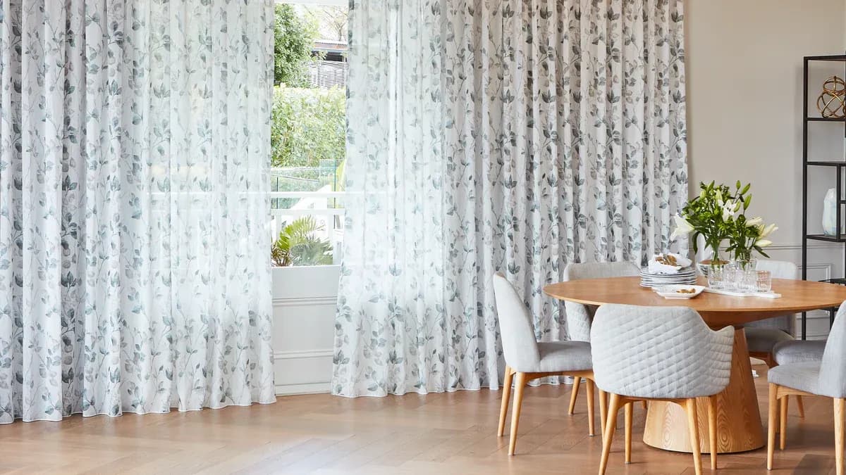 More curtain in room 